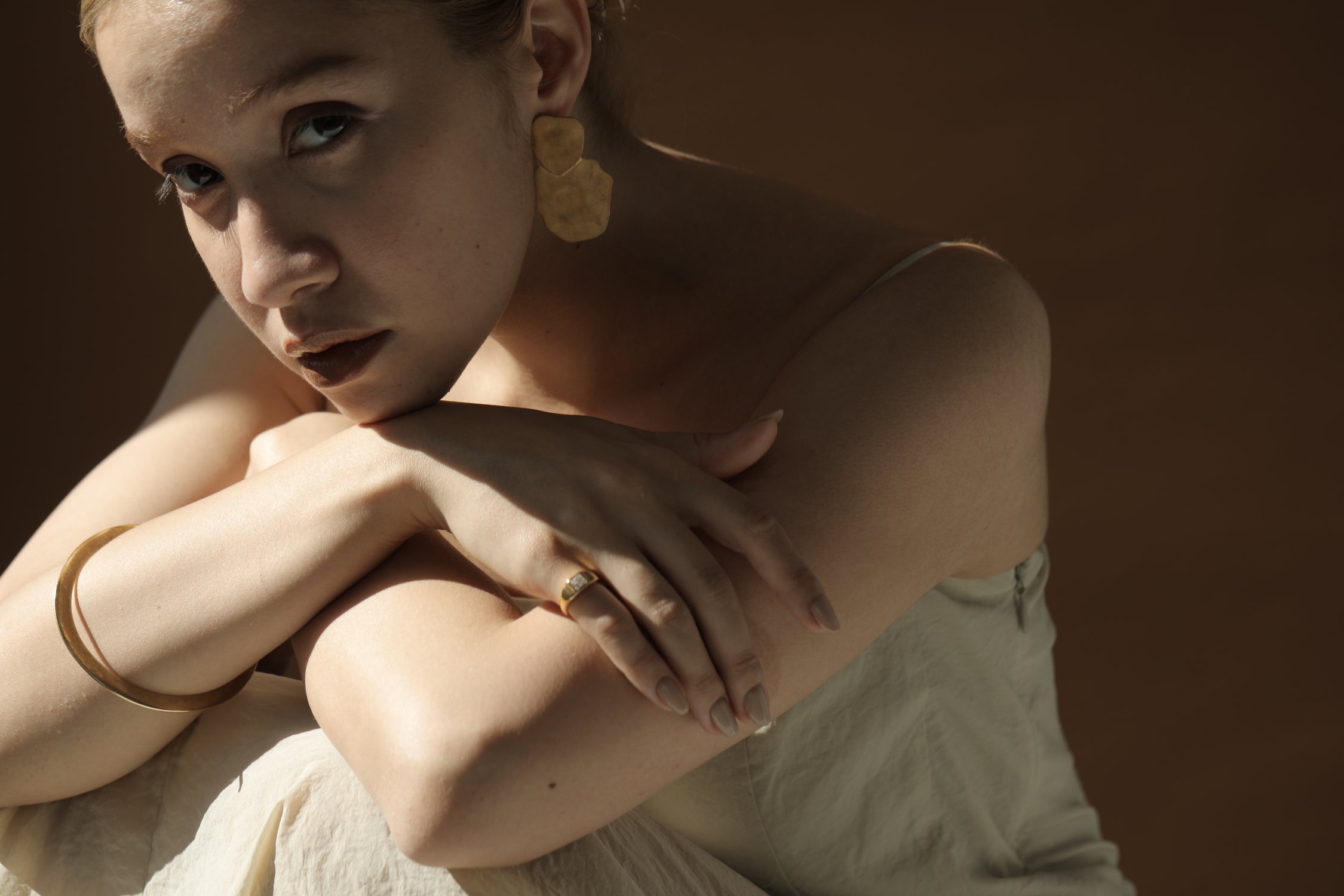 Asymmetry Plate Pierce