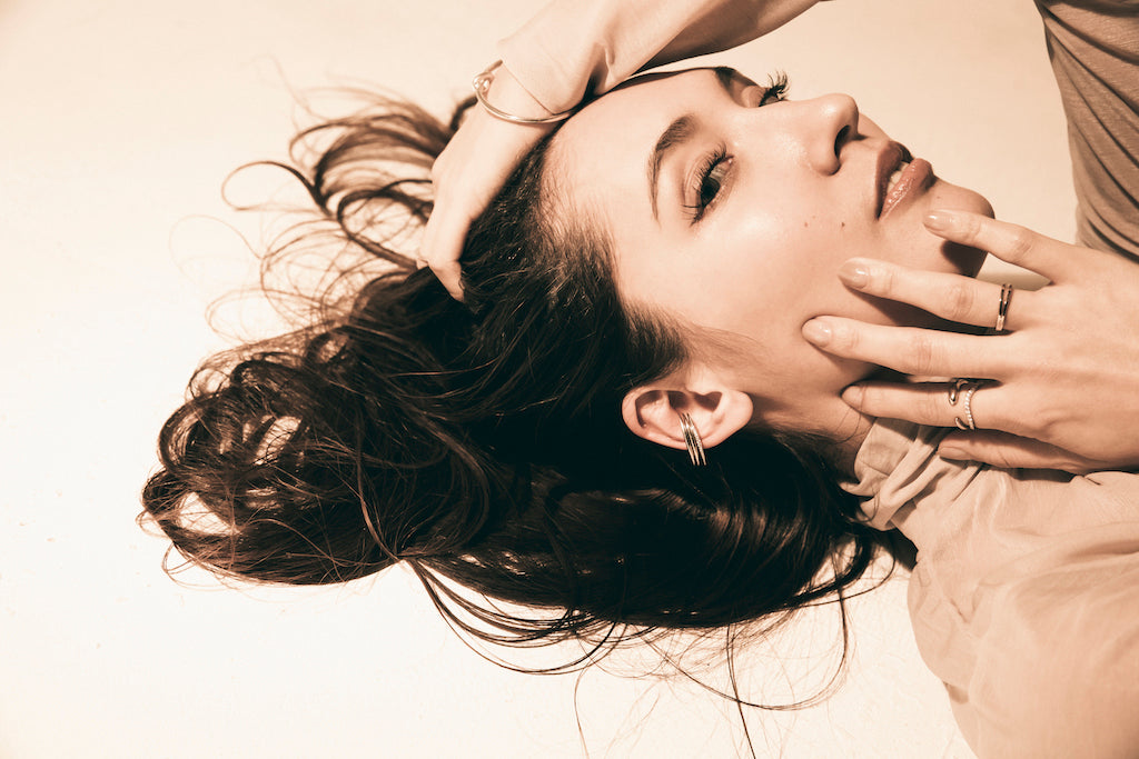 Thin Curve Ear Cuff Crystal Gold