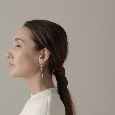 Circle Cross Bar Pierce