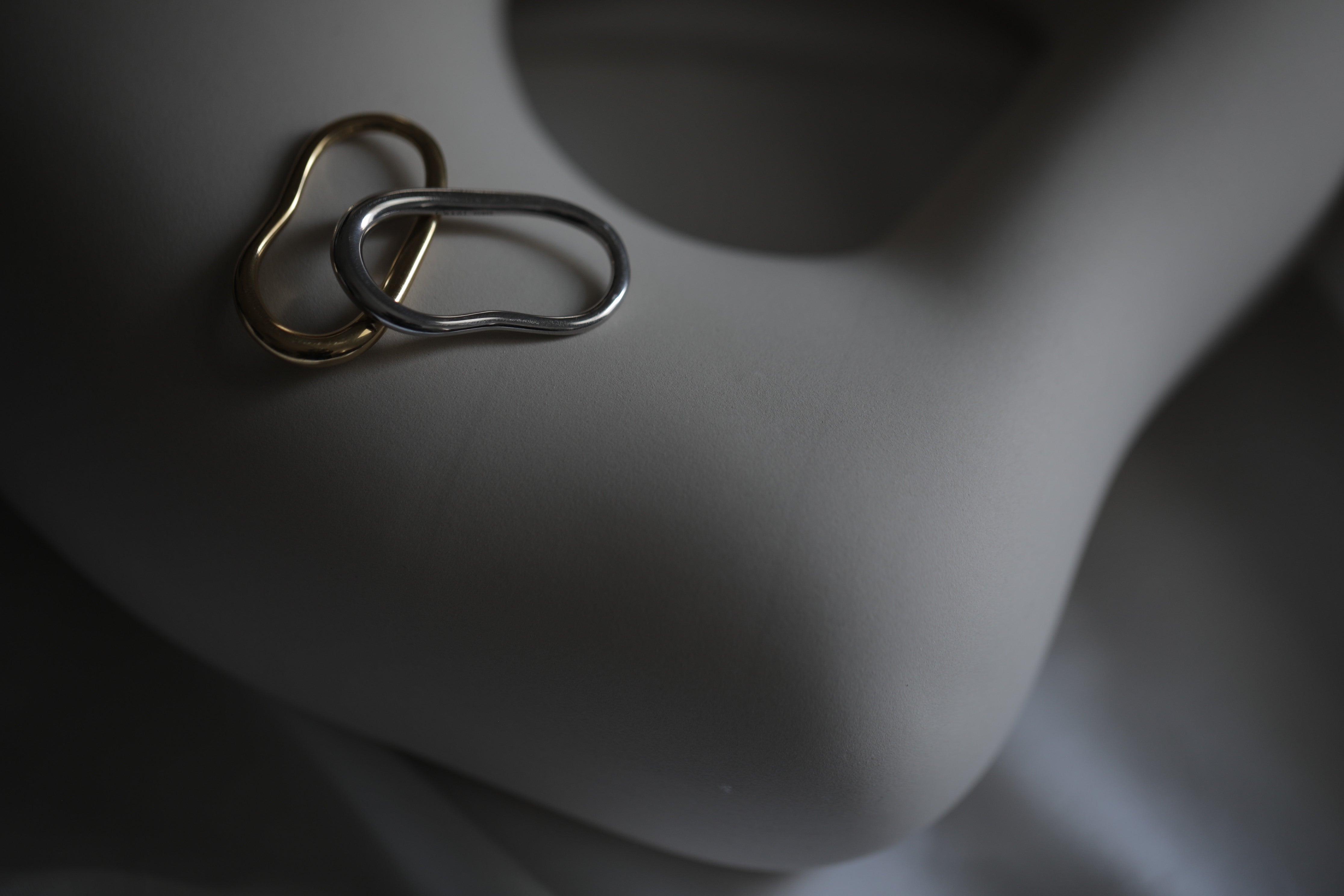 2Finger Ring Gold – C'esoi