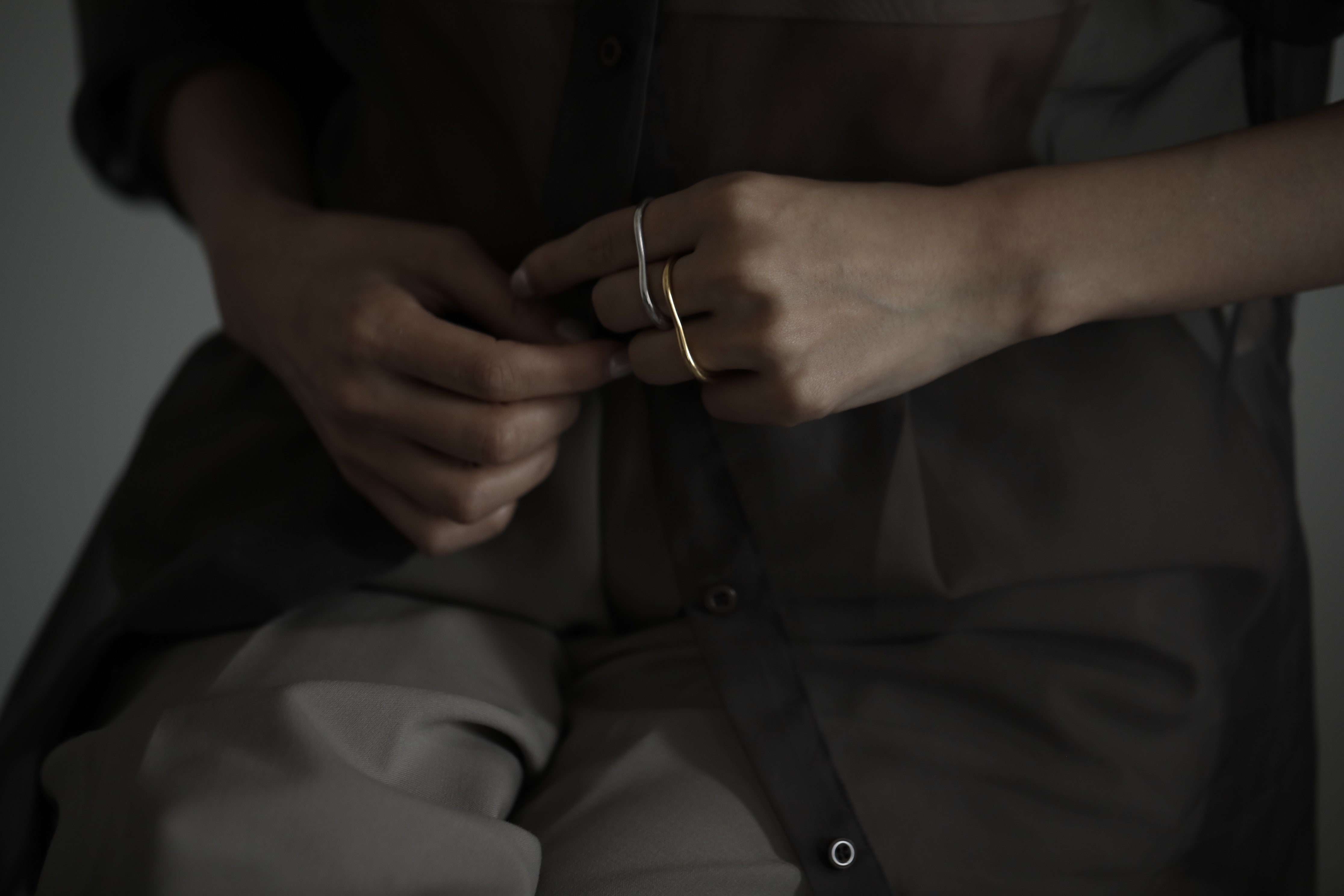 2Finger Ring Gold – C'esoi